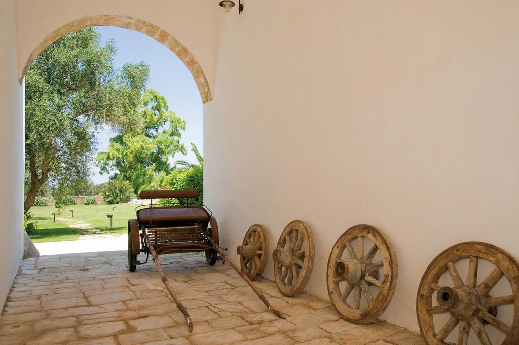 Tenuta Badessa กาซาลาบาเต ภายนอก รูปภาพ
