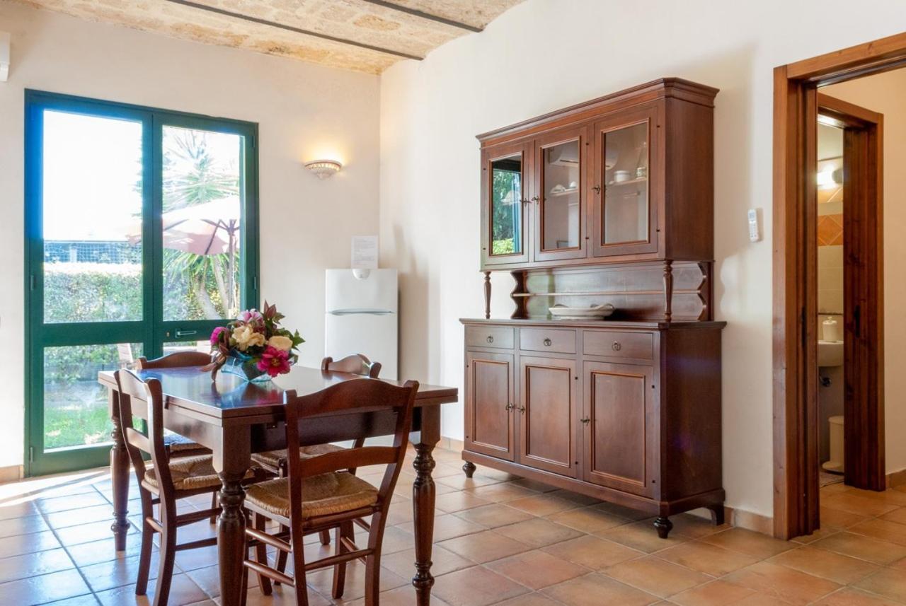 Tenuta Badessa กาซาลาบาเต ภายนอก รูปภาพ